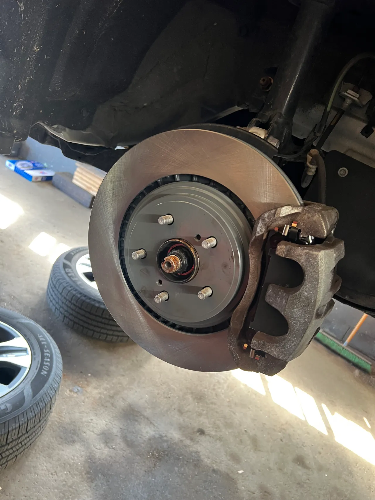 L&H Tire and Repair Services team in Rhode Island