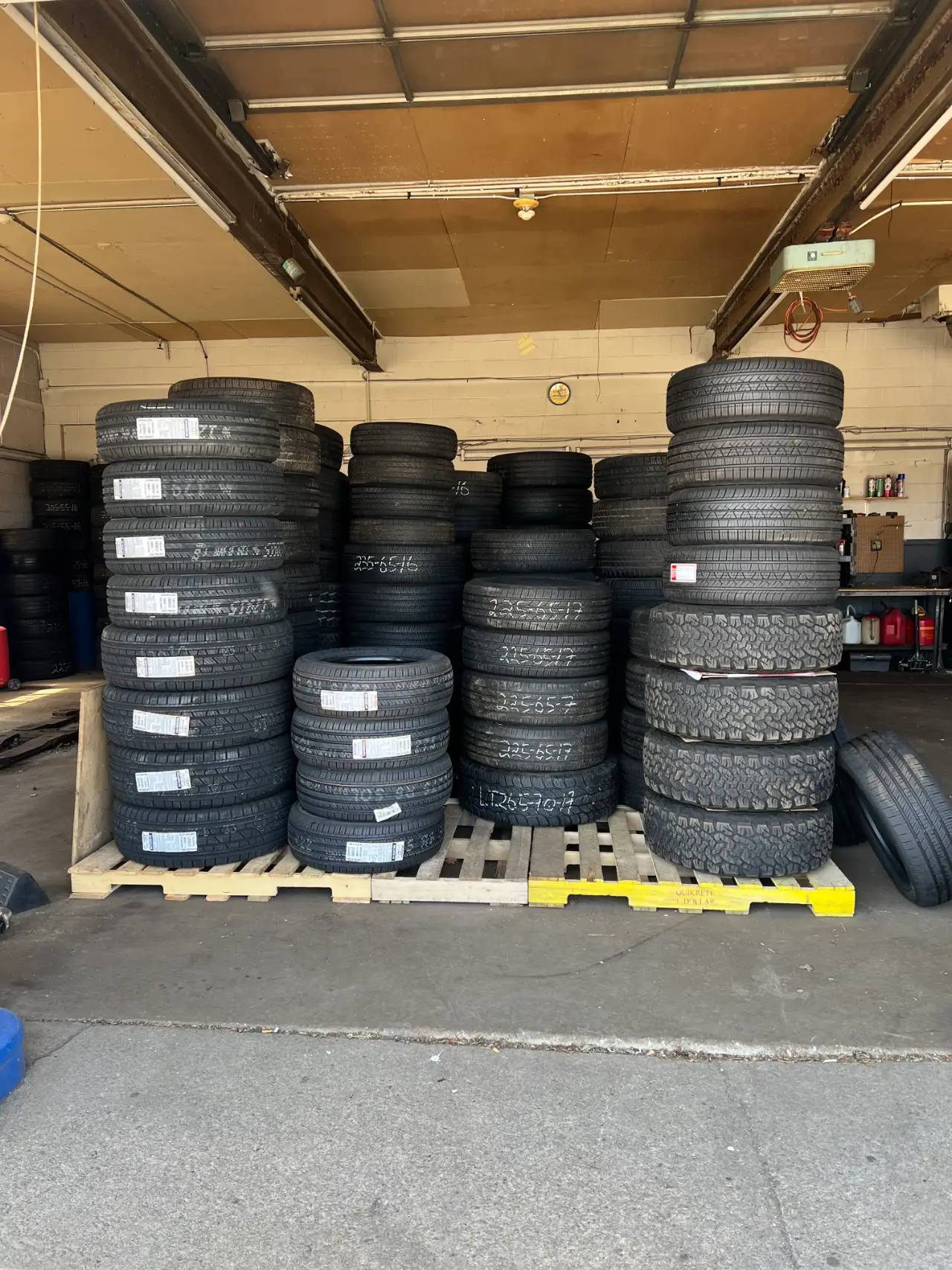 Oil change service in Warren, Rhode Island